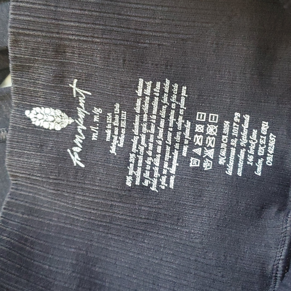 39. Free People High-Rise 7/8 Good Karma Leggings Washed Black - Picture 3 of 17